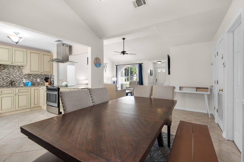 Newly furnished dining room open to the kitchen