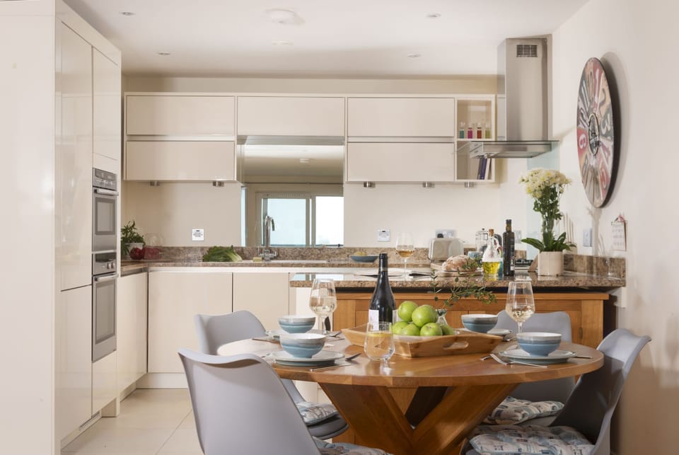 Dining Table, Kitchen, Oven-15 The Sands