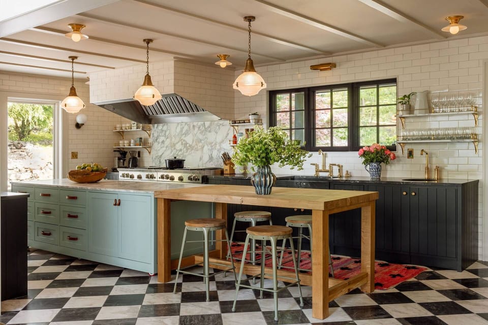 Cook delicious meals for breakfast, lunch, and dinner in this fully equipped kitchen. We suggest grabbing some ingredients from a local farm.