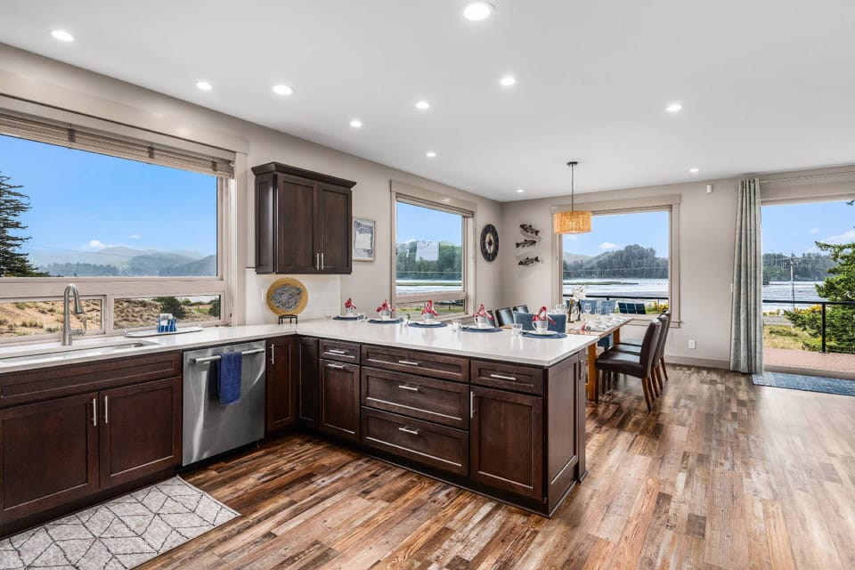 Kitchen Main Level