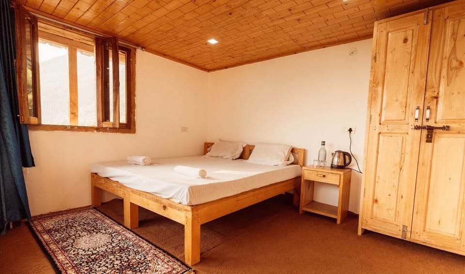 Deluxe Double or Twin Room, 1 Double Bed, Mountain View | Desk, laptop workspace, free WiFi, bed sheets