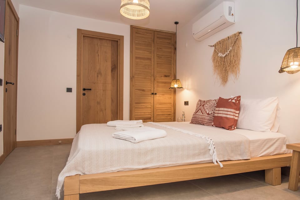 Deluxe Double Room, Courtyard View | Free WiFi