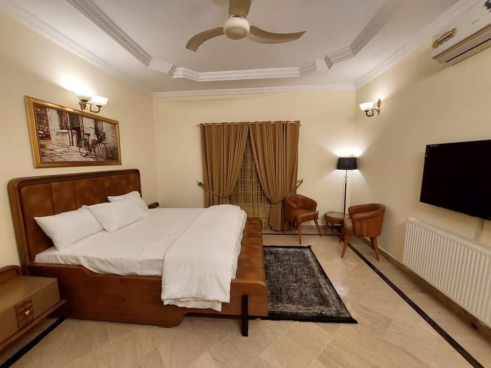 Premium bedding, desk, soundproofing, iron/ironing board