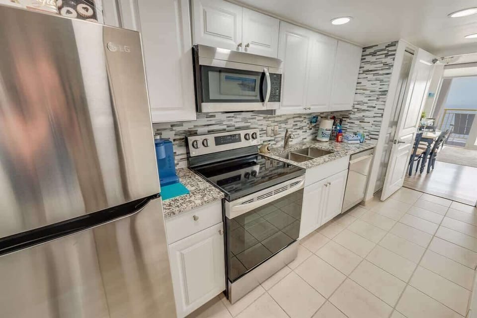 Large Kitchen Area