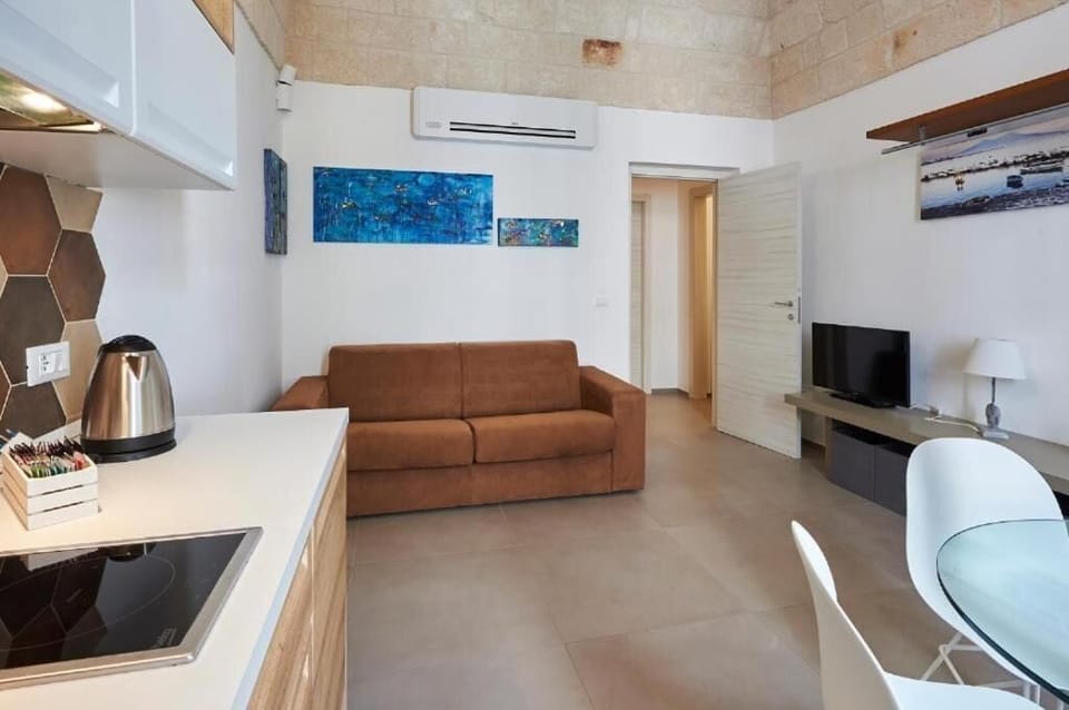 Apartment, Balcony | Living area