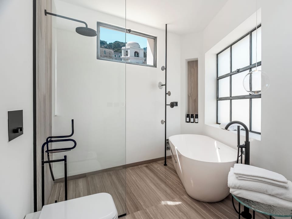 Aqua | Bathroom