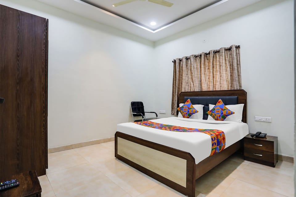 Economy Double Room | In-room safe, soundproofing, iron/ironing board (on request)