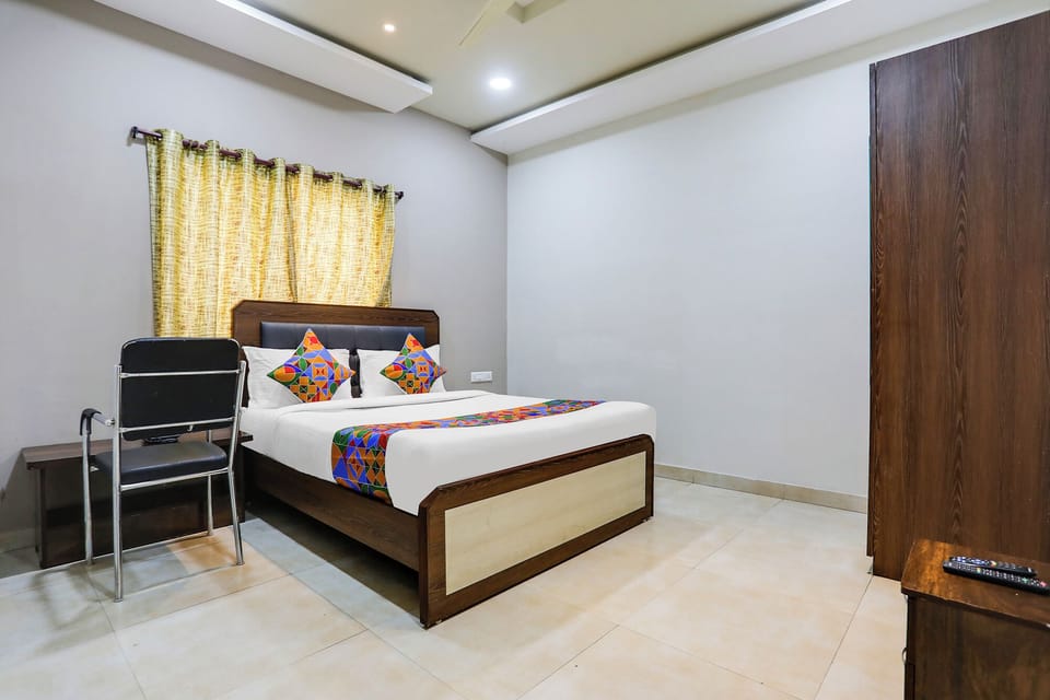 Economy Double Room | In-room safe, soundproofing, iron/ironing board (on request)