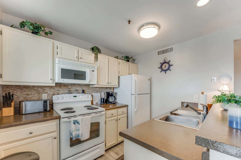 Equipped Kitchen for Your Stay
