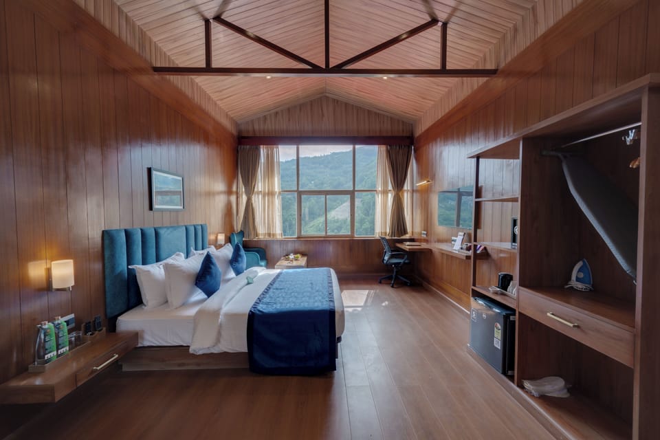 Studio, Hill View | In-room safe, desk, laptop workspace, blackout drapes