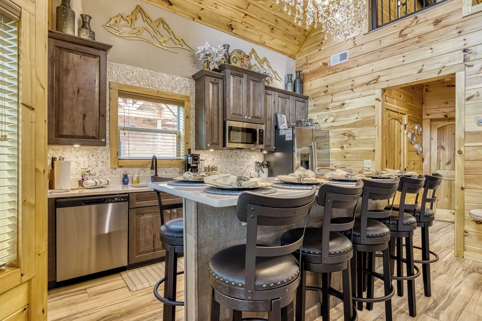 Smoky Mountain Cabin with a Bowling Alley "Midnight Bowling" - Kitchen island and fully furnished kitchen