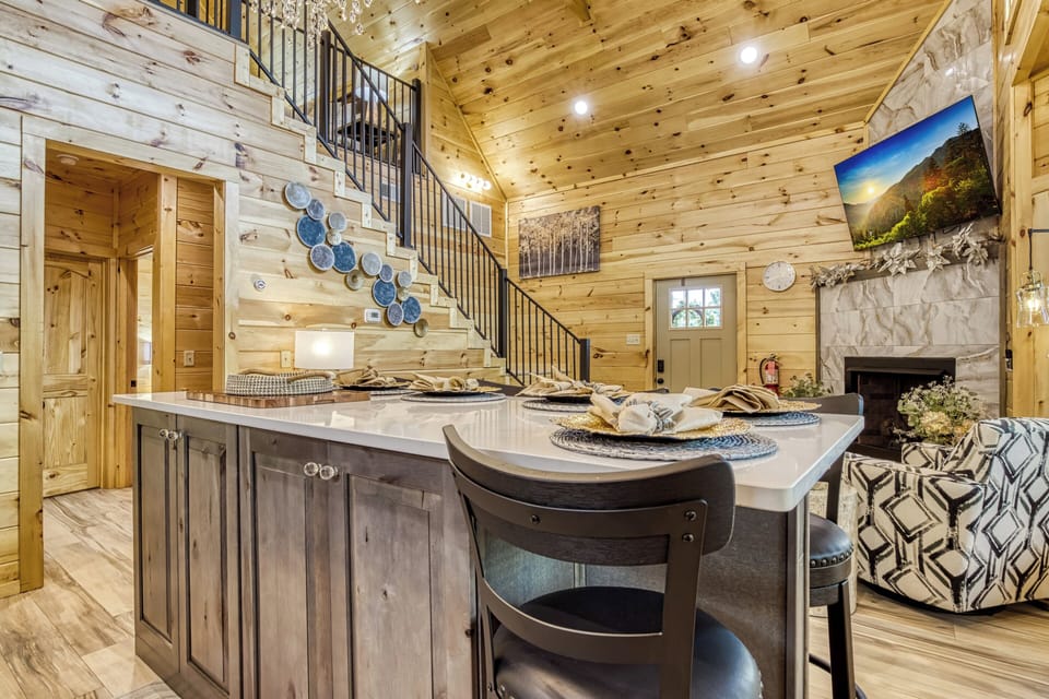Smoky Mountain Cabin with a Bowling Alley "Midnight Bowling" - Kitchen island and living room
