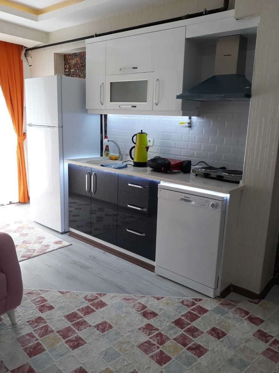 Standard Apartment, Balcony, City View | Private kitchen | Full-size fridge, stovetop, cookware/dishes/utensils