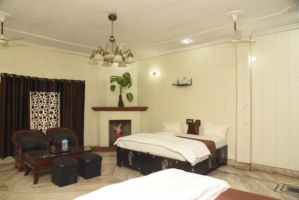 Deluxe Double Room | Hypo-allergenic bedding, soundproofing, free WiFi, bed sheets