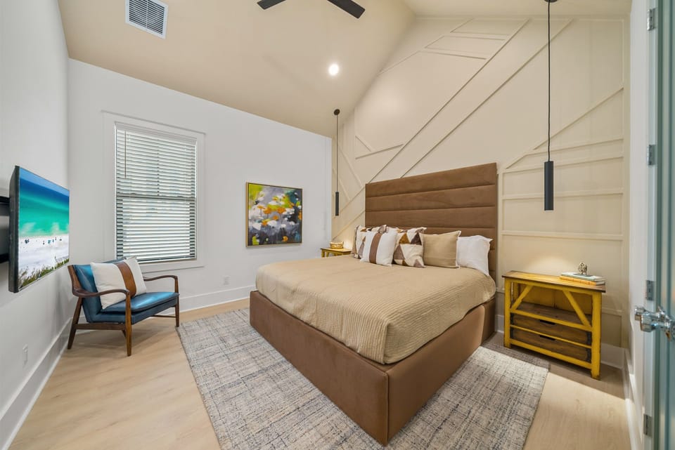 2nd floor king bedroom