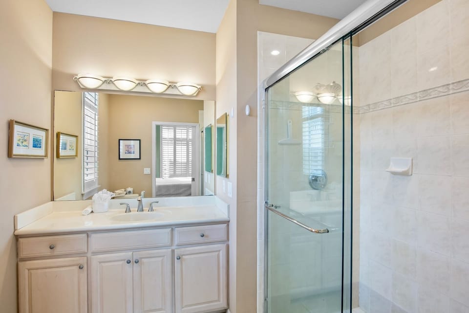 Primary Bathroom, Ensuite