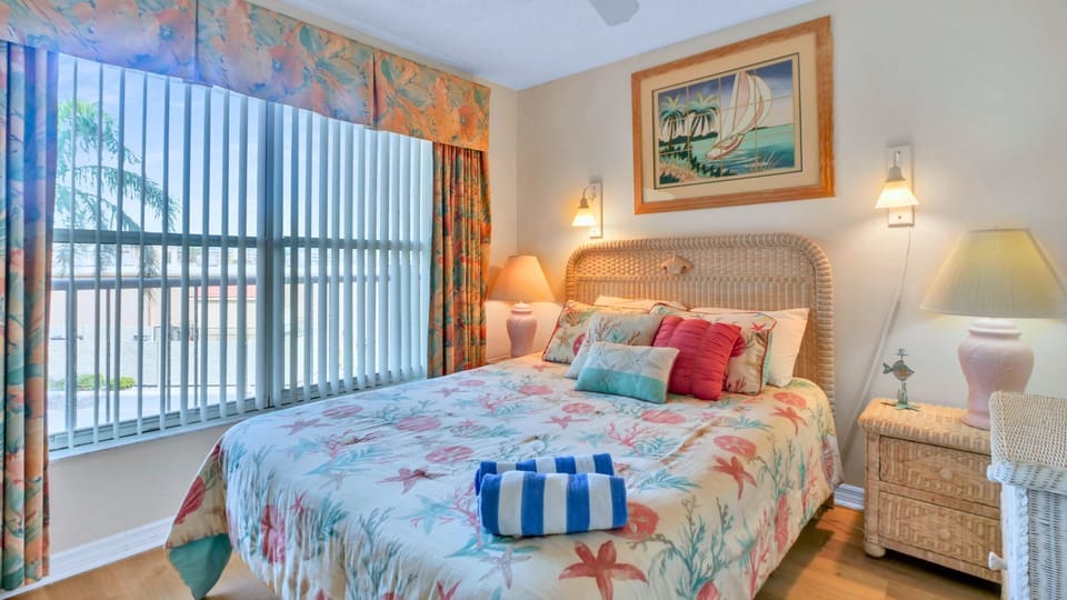 Sunrise Resort 302 Guest Bedroom
