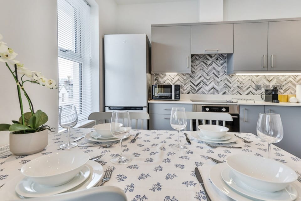 Apartment | Dining