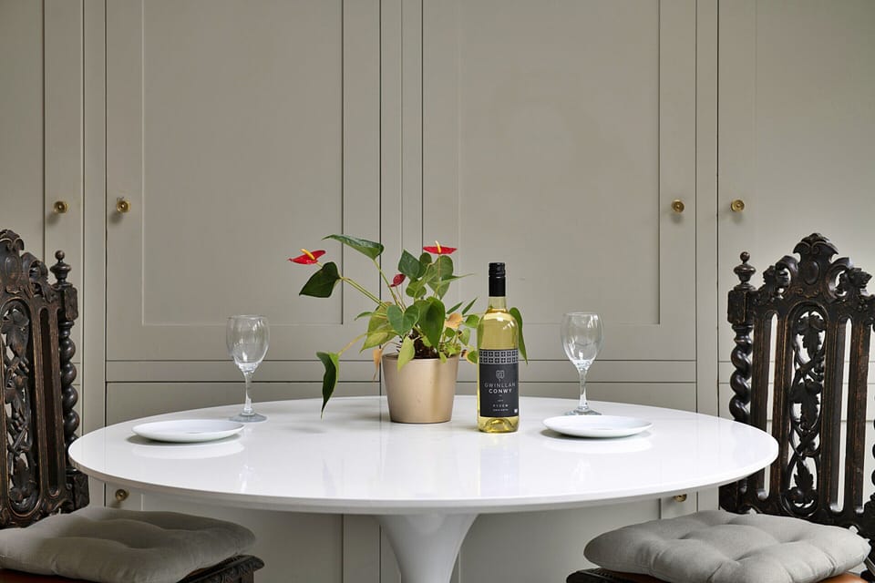 Cottage | Dining