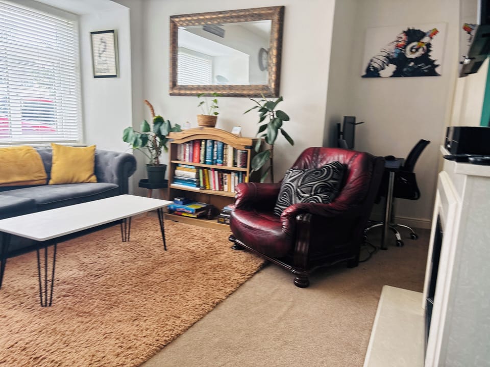 Living room and working from home space 