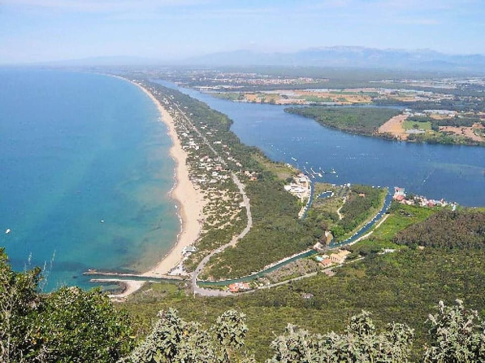 Villa, 3 Bedrooms, Accessible, Smoking | Lake