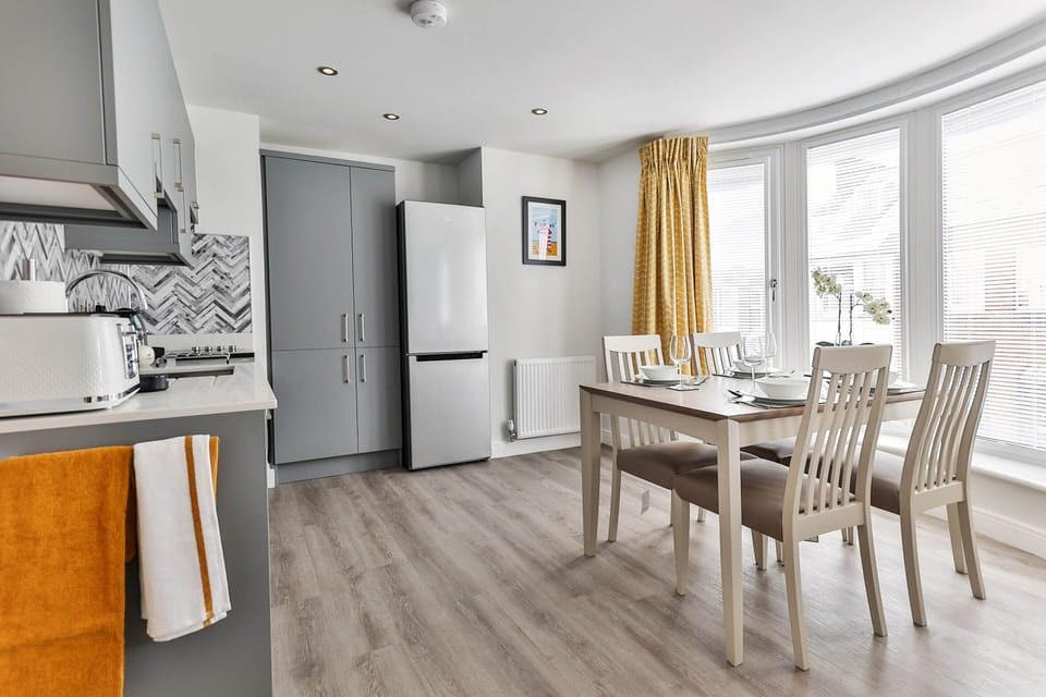 Apartment | Dining
