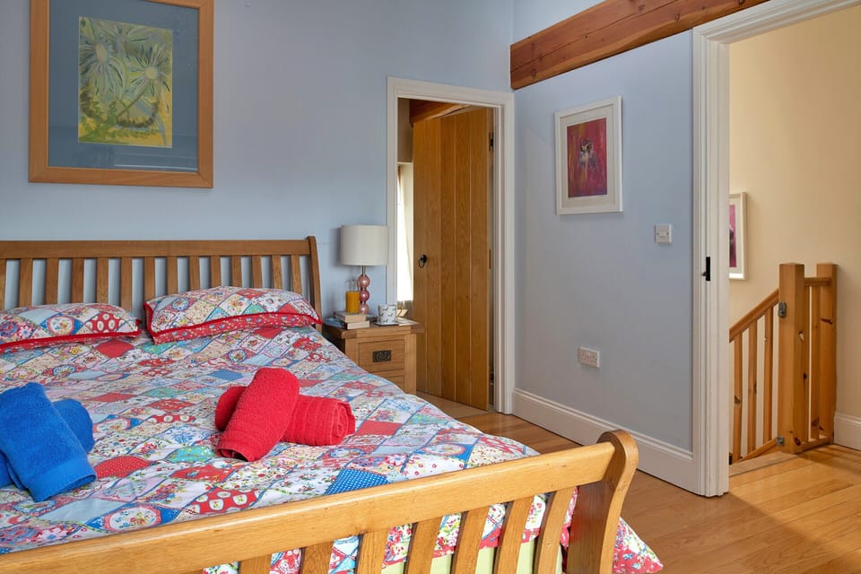 Cottage in Conwy With Hot Tub & Mountain Views House in Afon Hiraethlyn