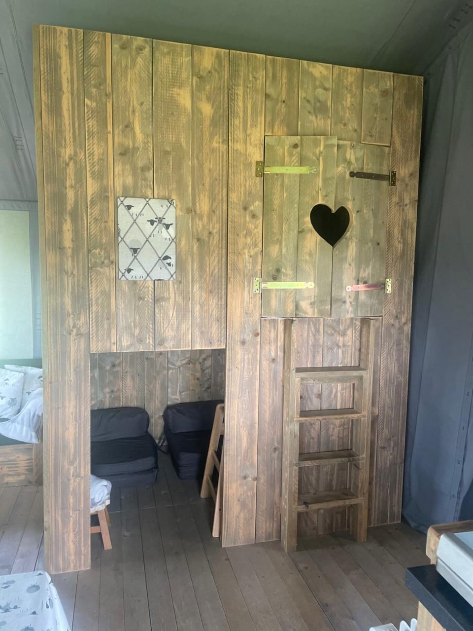 Safari Tent by Hertford Lake With Hot Tub Chalet in Hertford