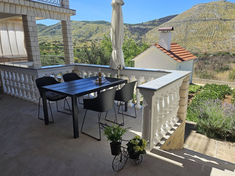 Apartment | Balcony