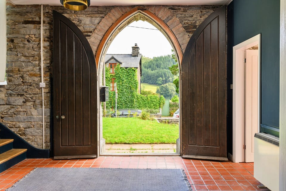 House | Reception
