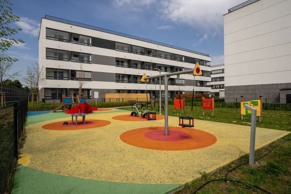 Playground on-site | Book Now with RENTUJEMY.COM