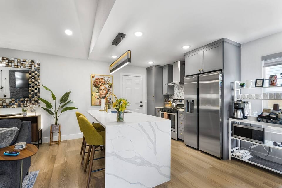 Full open-plan kitchen with center island and seating