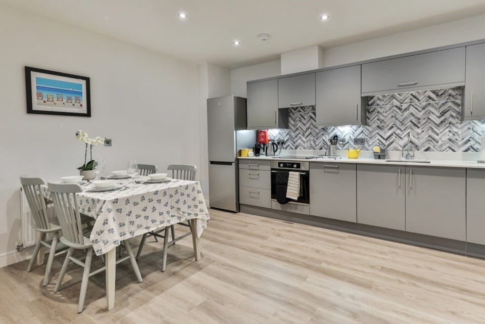 Apartment | Dining
