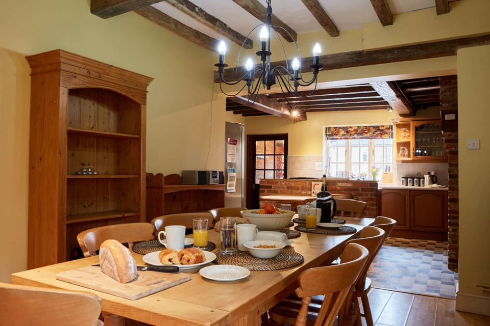 Cottage | Dining