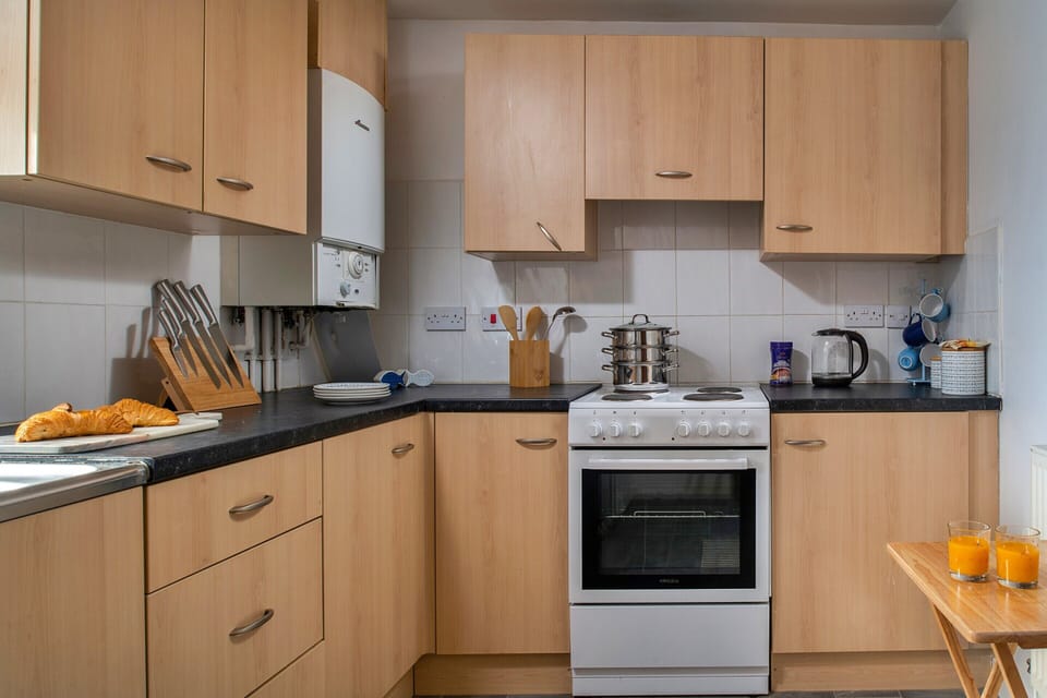 Apartment | Private kitchen | Cookware/dishes/utensils