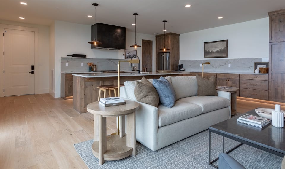 Upscale and comforotable living room