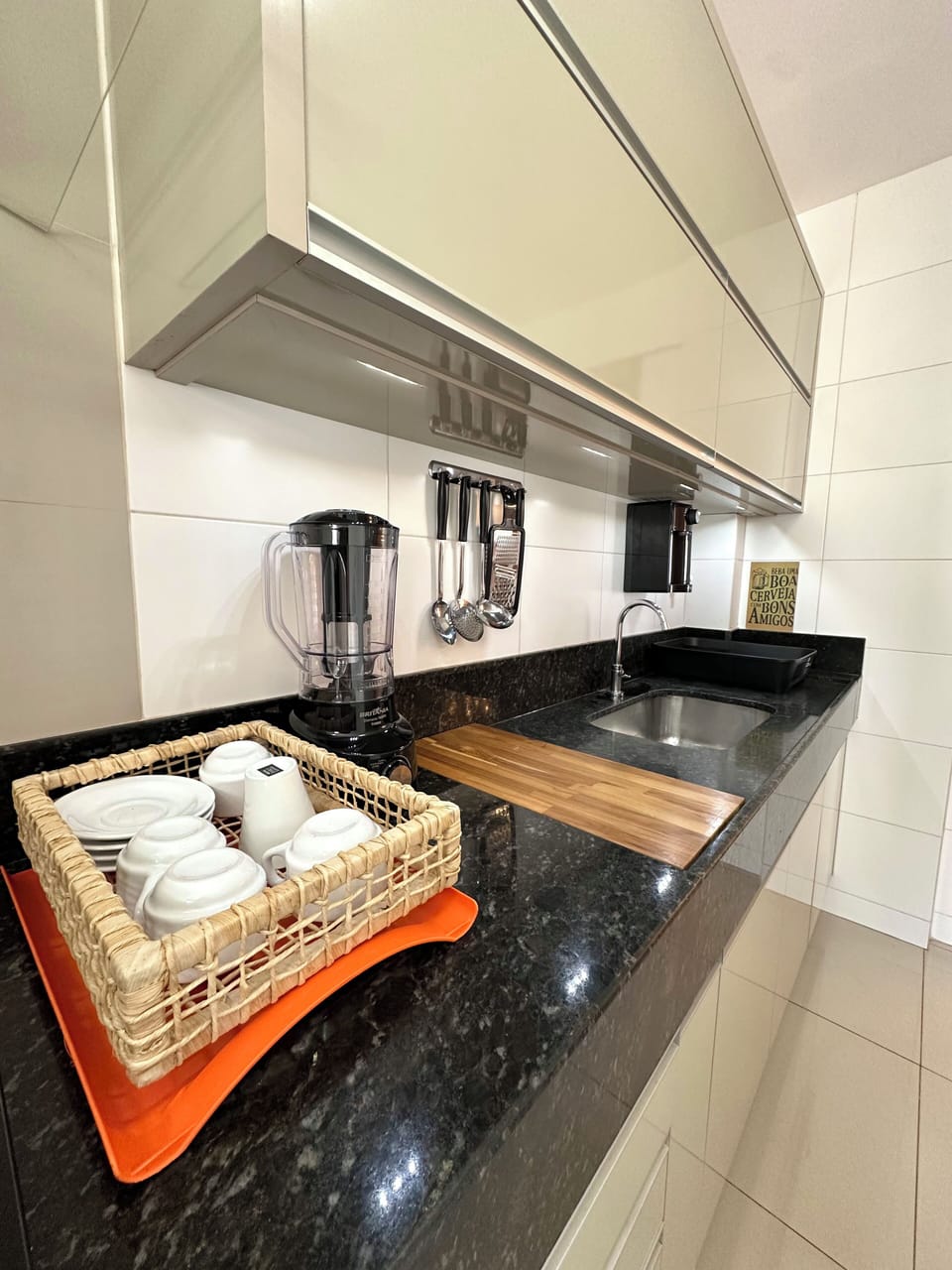 Deluxe Apartment, City View | Private kitchen