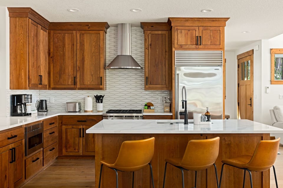 Coffee brewing, pancakes flipping, good times cooking! Start your day right in our bright and beautiful kitchen. 