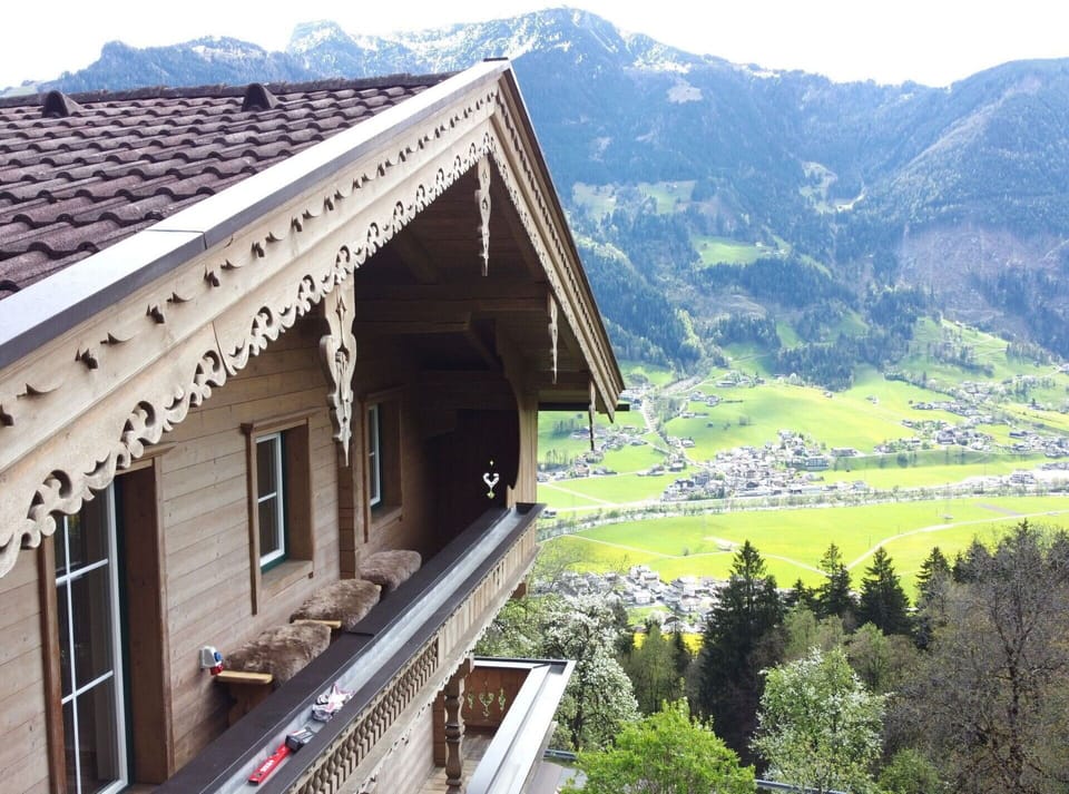 Roof, Hill Station, Mountain Range, Slope, Balcony, Valley, Mountain Village, Larch, Alps
