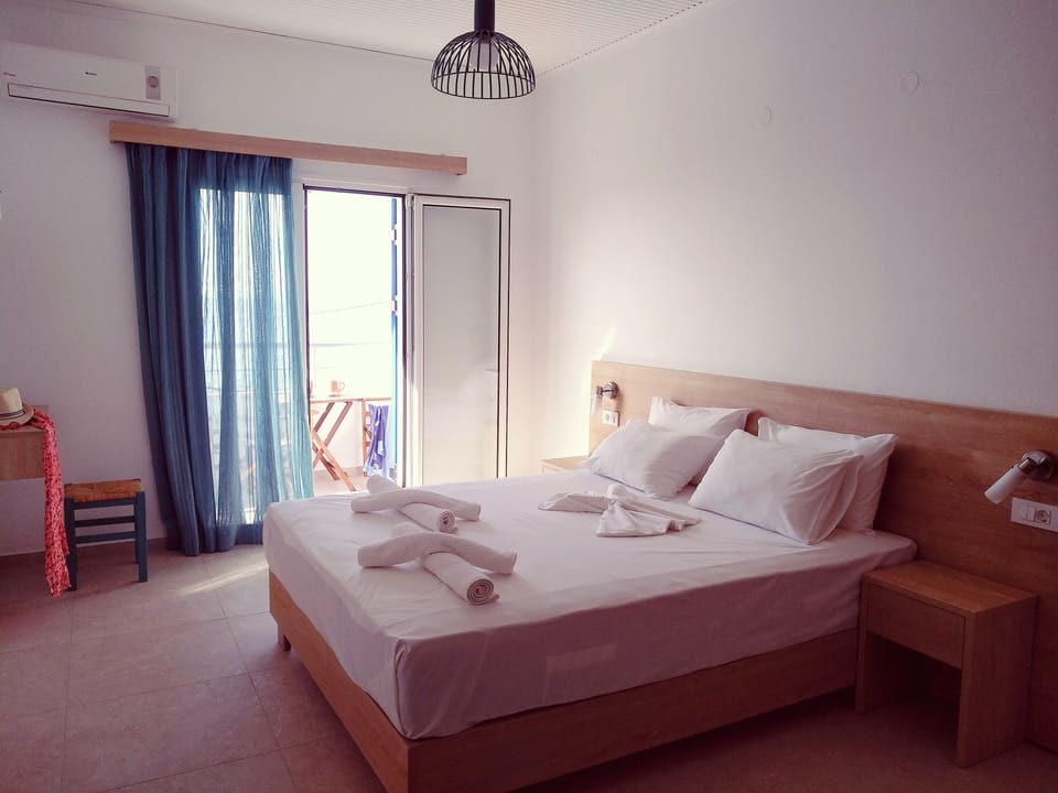 Soundproofing, free cribs/infant beds, free WiFi