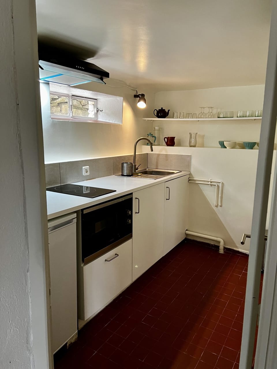Comfort Apartment, Ensuite, Courtyard View | Private kitchen