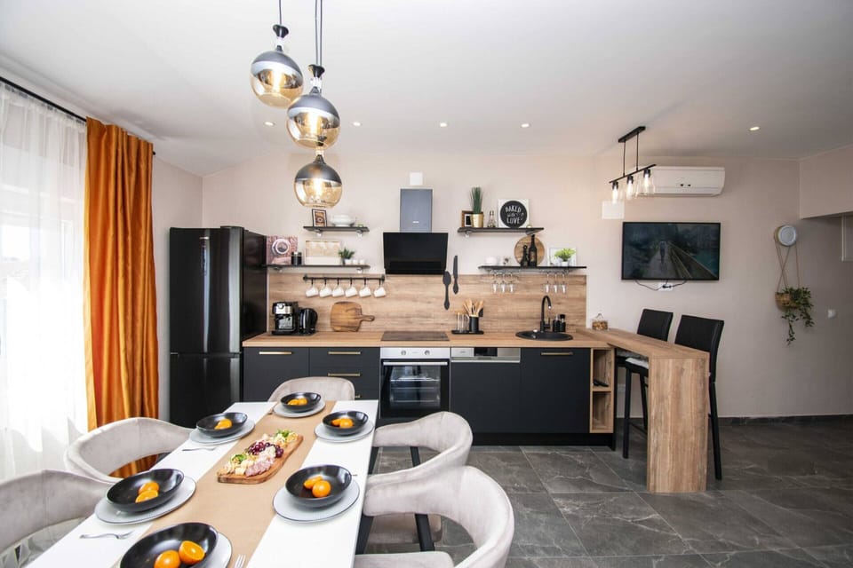 Apartment | Private kitchen | Highchair