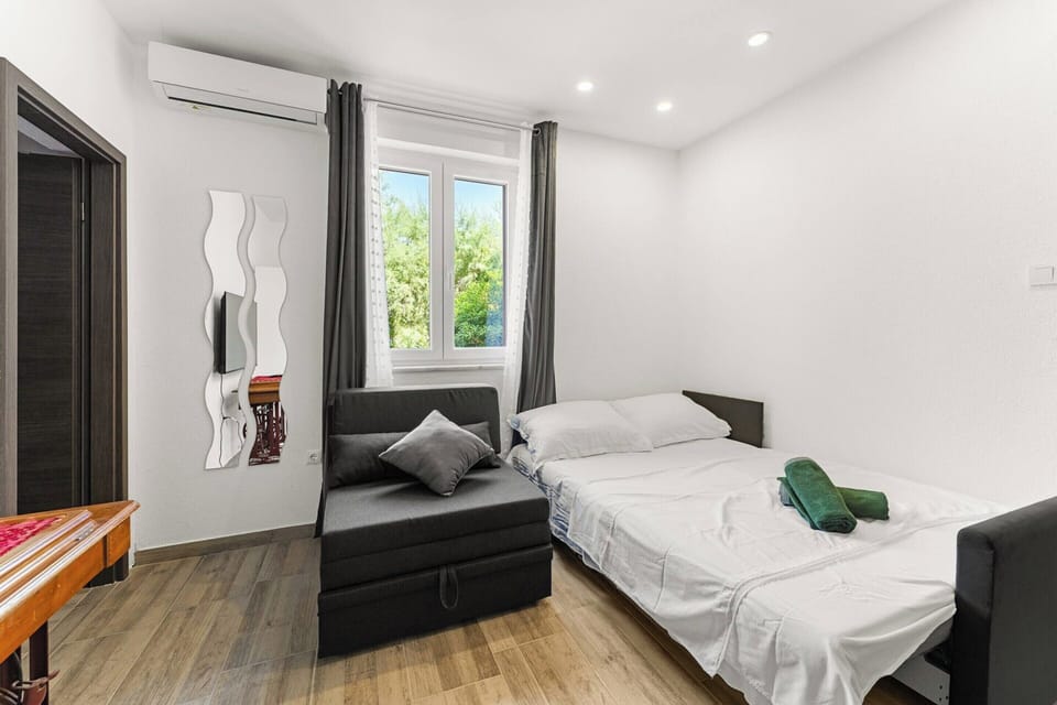 Mobile Home | Living room
