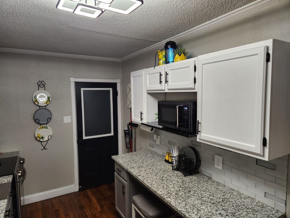 clean clean Kitchen 