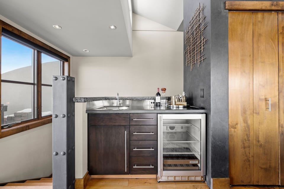 Townhome, Multiple Beds, Hot Tub, Mountain View (200 S College Ave) | Private kitchen | Fridge, microwave, oven, stovetop