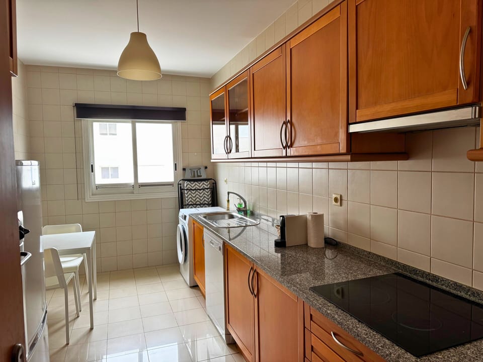 Basic Apartment, Private Bathroom, City View (Riverside Expo      ) | Private kitchen | Electric kettle
