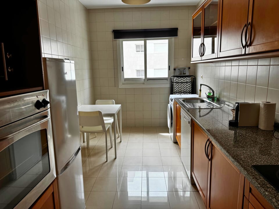 Basic Apartment, Private Bathroom, City View (Riverside Expo      ) | Private kitchen | Electric kettle