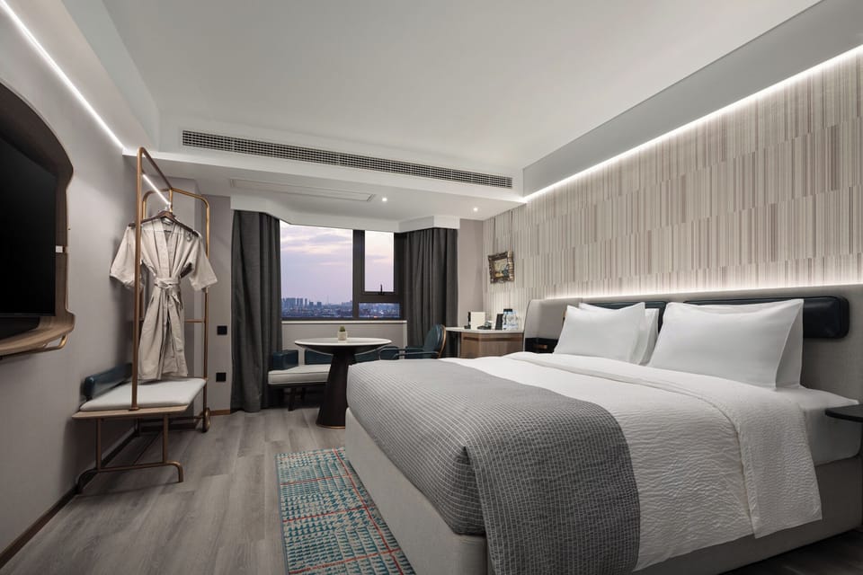Premium bedding, down comforters, pillowtop beds, desk