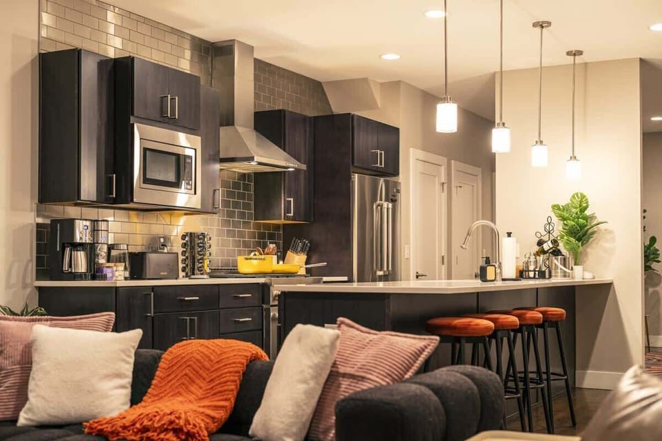 Full kitchen