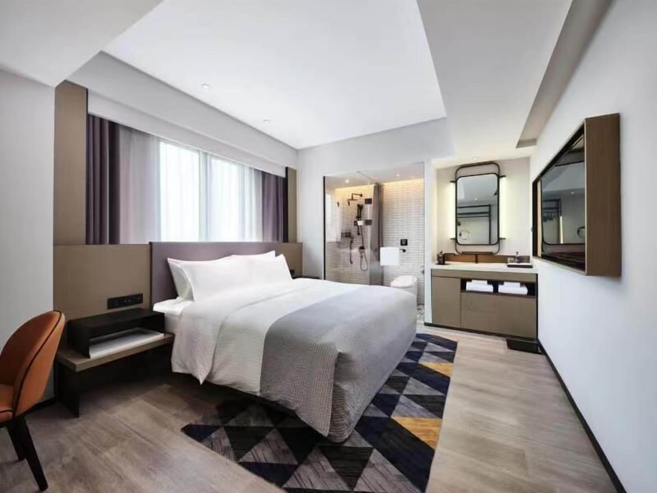 Superior Single Room | Premium bedding, down comforters, minibar (free items), in-room safe